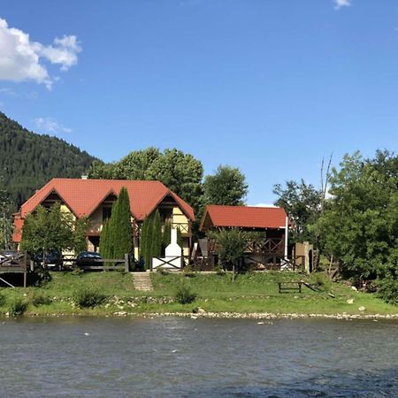 На Березі Черемошу Verkhovyna Dış mekan fotoğraf